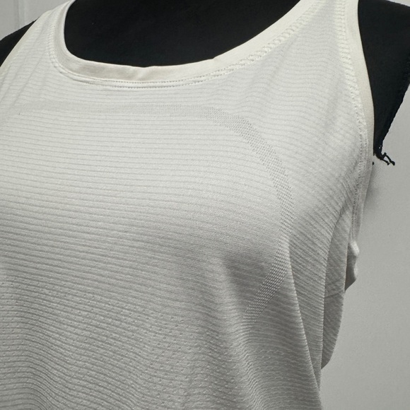 Lululemon Swiftly Tech Racerback Tank Top White - Picture 5 of 7